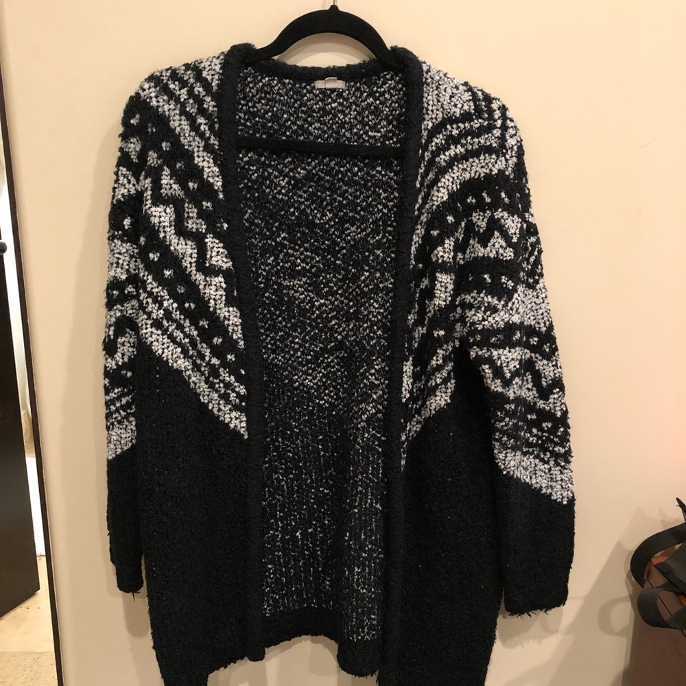 Ecoté Knot Sweater